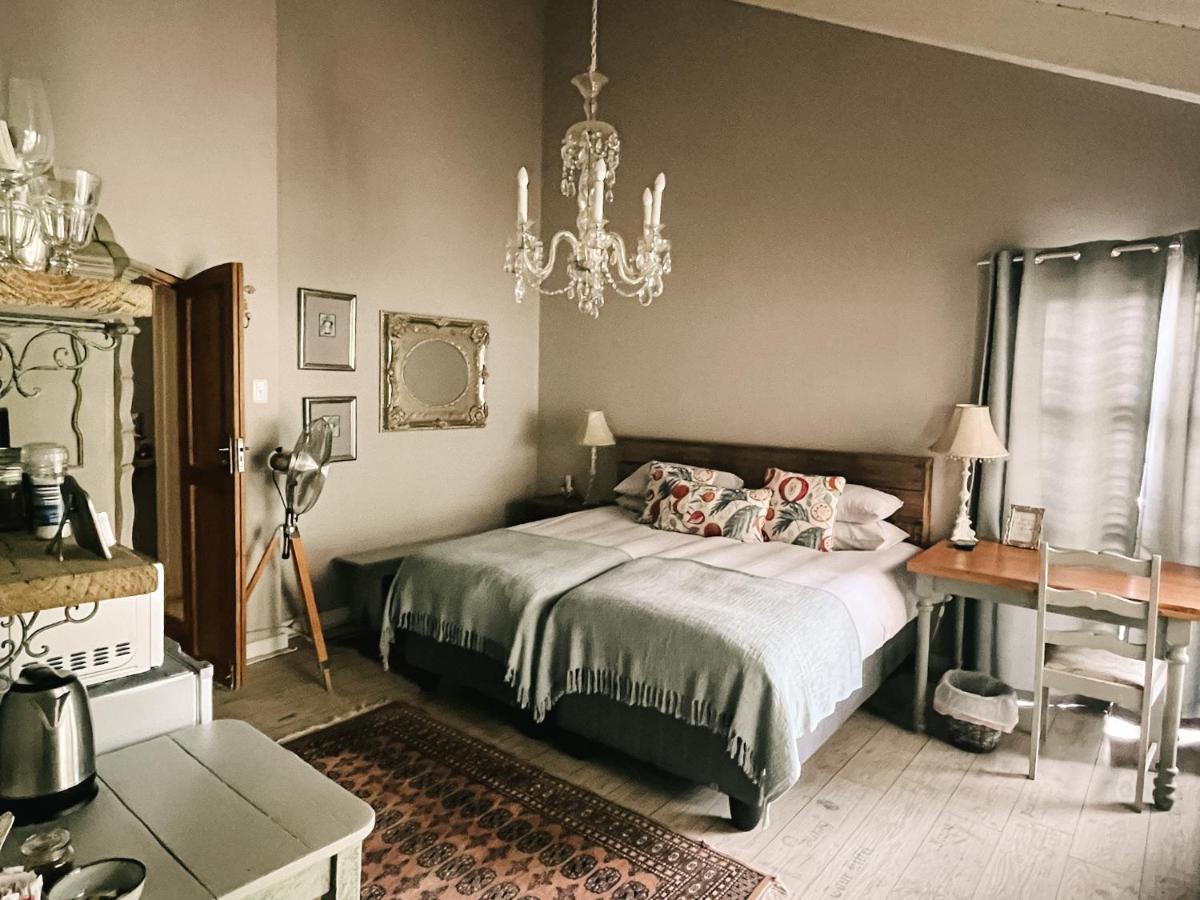 35 On Basil Otel Caledon Dış mekan fotoğraf