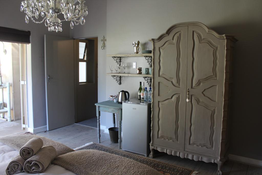 35 On Basil Otel Caledon Dış mekan fotoğraf